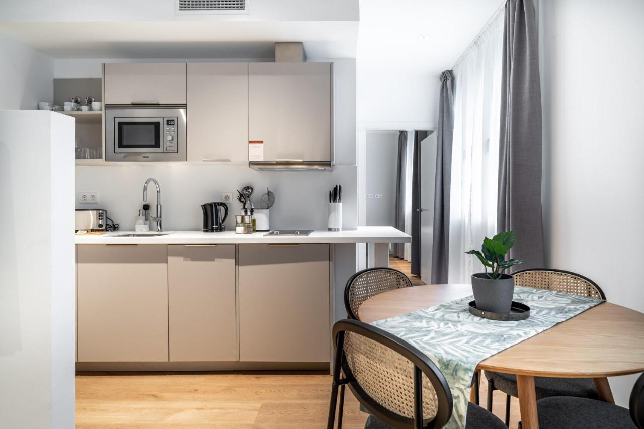 Limehome Sevilla Ronda De Capuchinos Exteriör bild