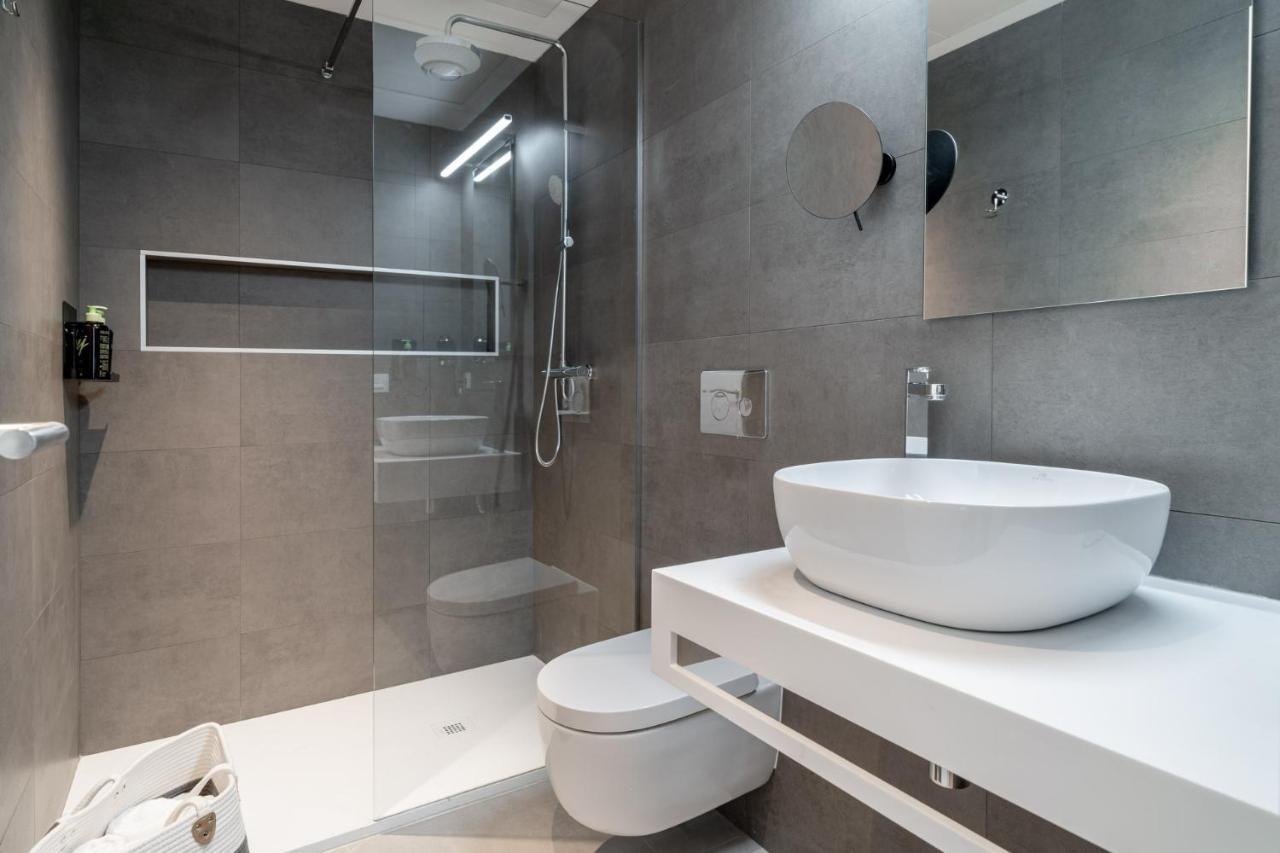 Limehome Sevilla Ronda De Capuchinos Exteriör bild