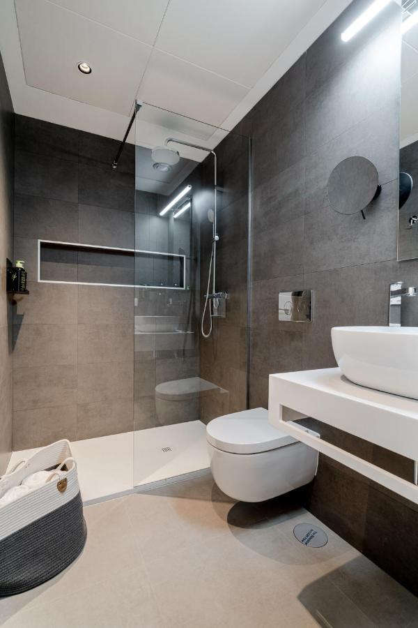 Limehome Sevilla Ronda De Capuchinos Exteriör bild