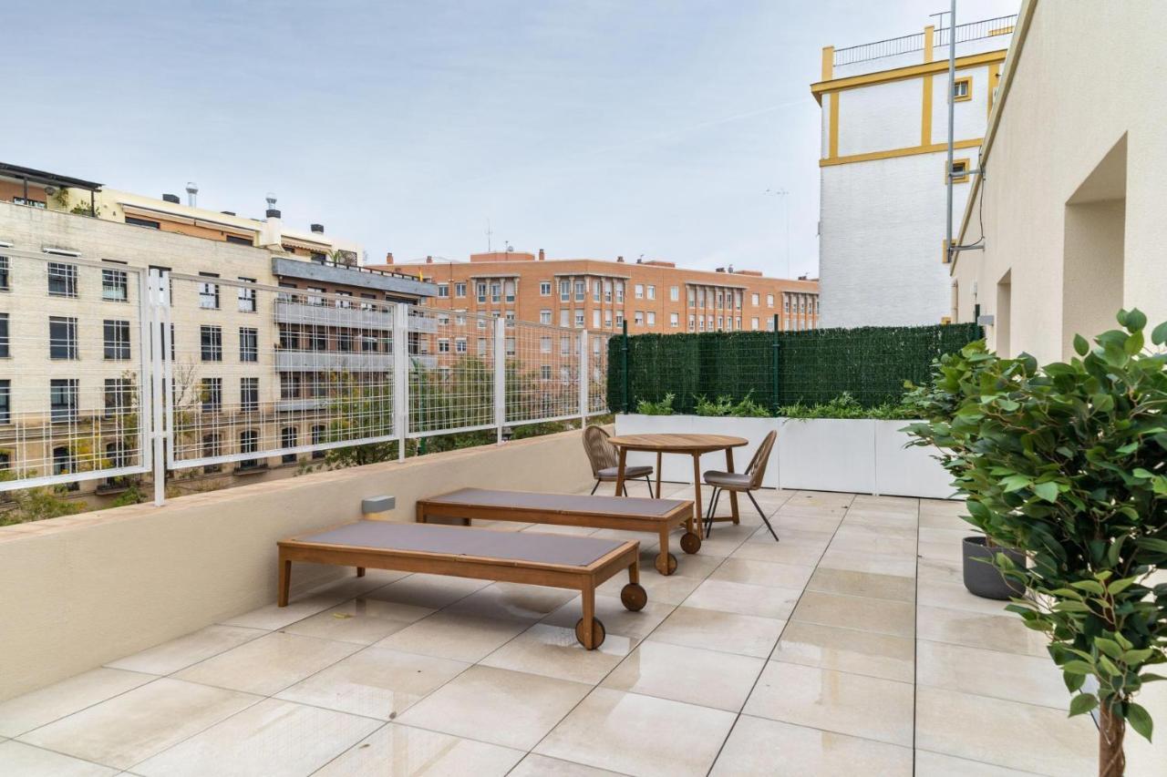 Limehome Sevilla Ronda De Capuchinos Exteriör bild
