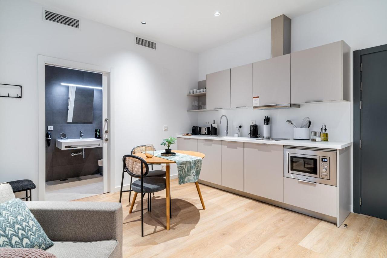 Limehome Sevilla Ronda De Capuchinos Exteriör bild