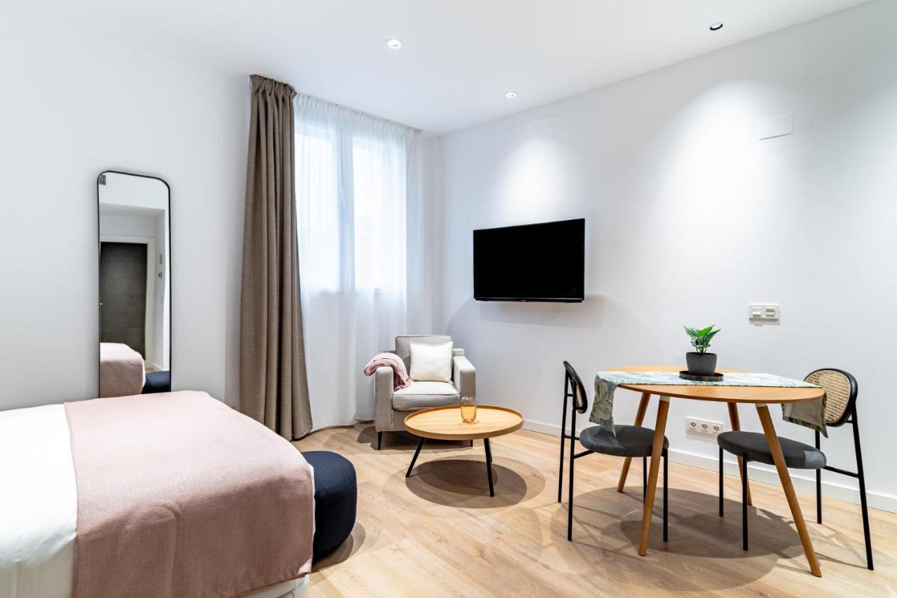 Limehome Sevilla Ronda De Capuchinos Exteriör bild