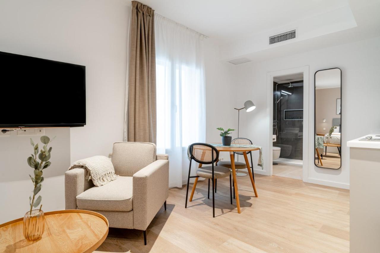 Limehome Sevilla Ronda De Capuchinos Exteriör bild