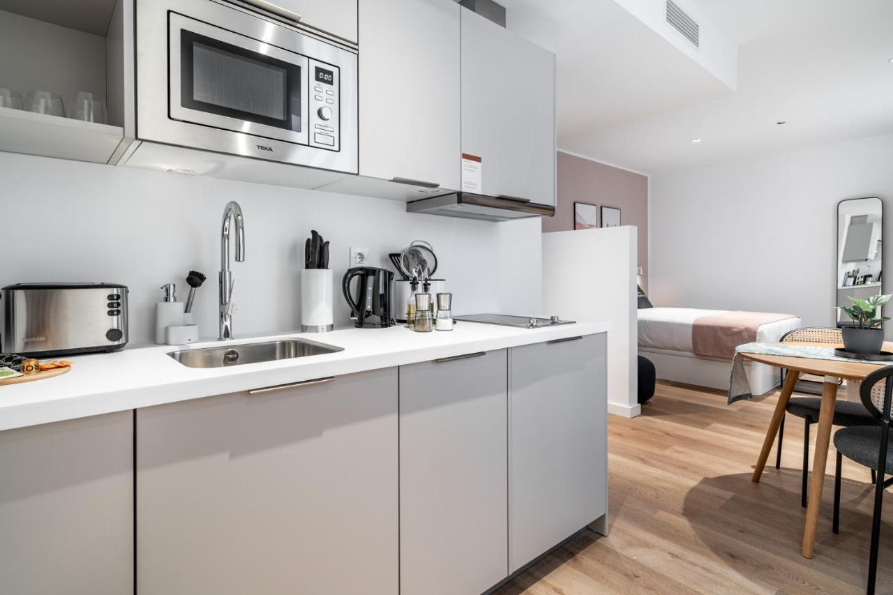 Limehome Sevilla Ronda De Capuchinos Exteriör bild