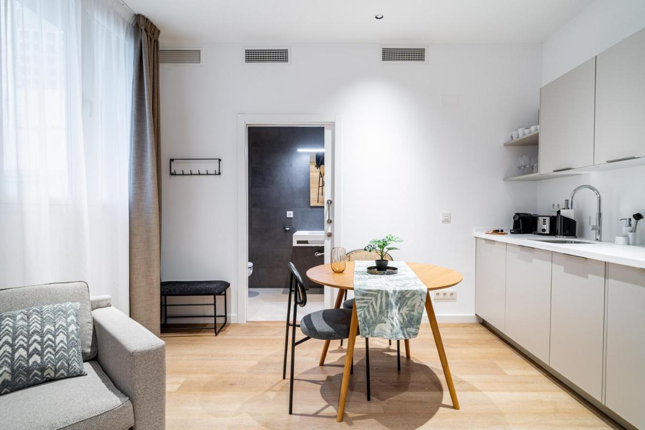 Limehome Sevilla Ronda De Capuchinos Exteriör bild