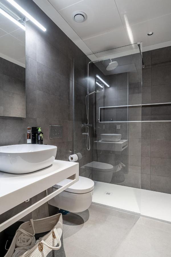 Limehome Sevilla Ronda De Capuchinos Exteriör bild
