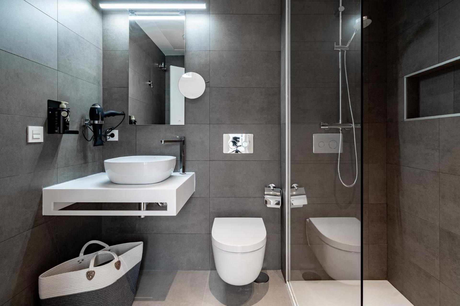 Limehome Sevilla Ronda De Capuchinos Exteriör bild