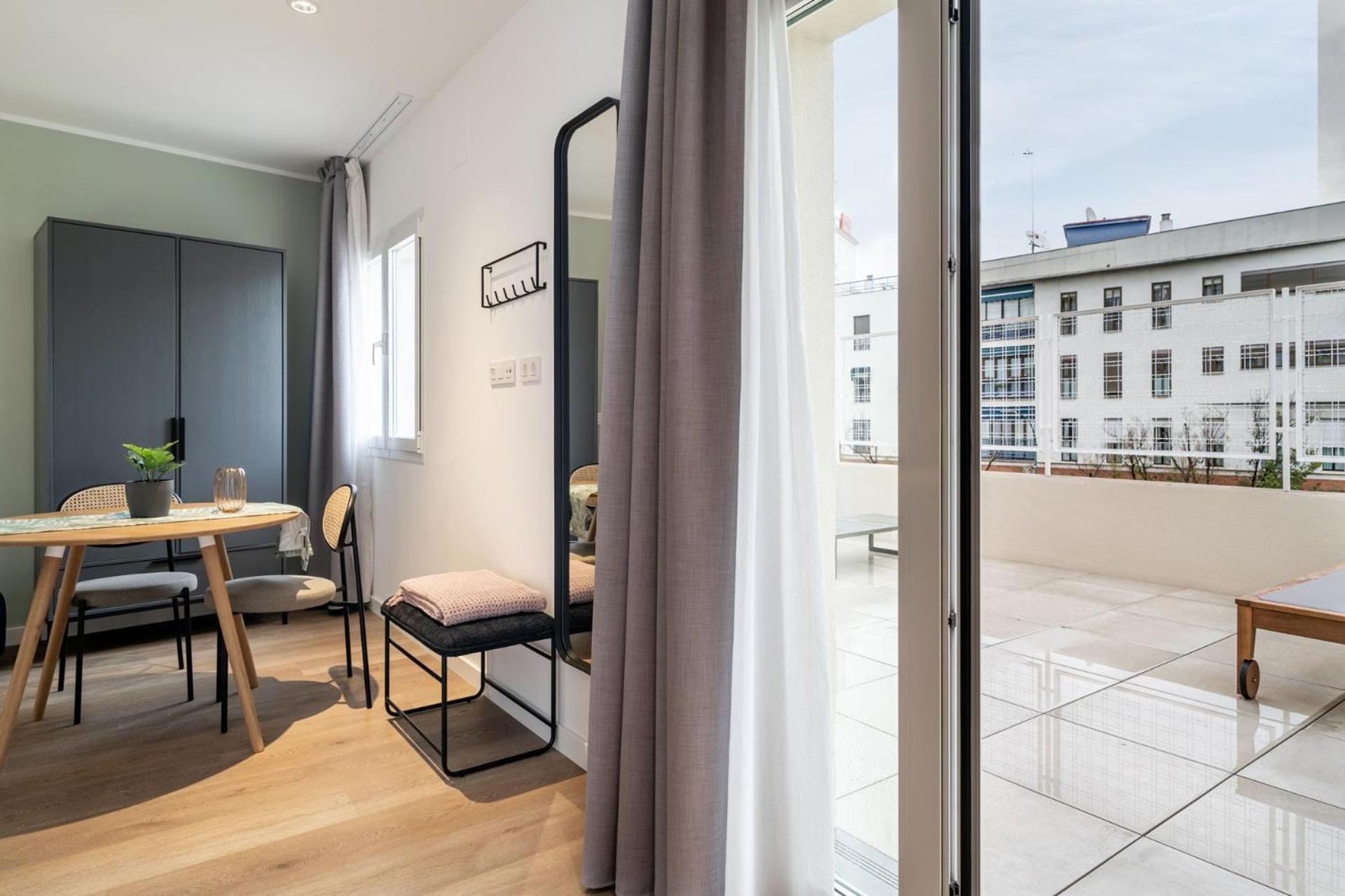 Limehome Sevilla Ronda De Capuchinos Exteriör bild